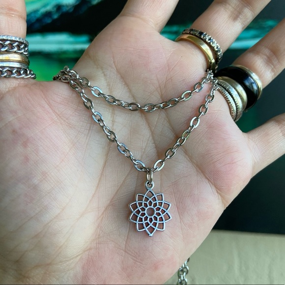 Mandala flower set wrap around necklace + earrings - Picture 6 of 7